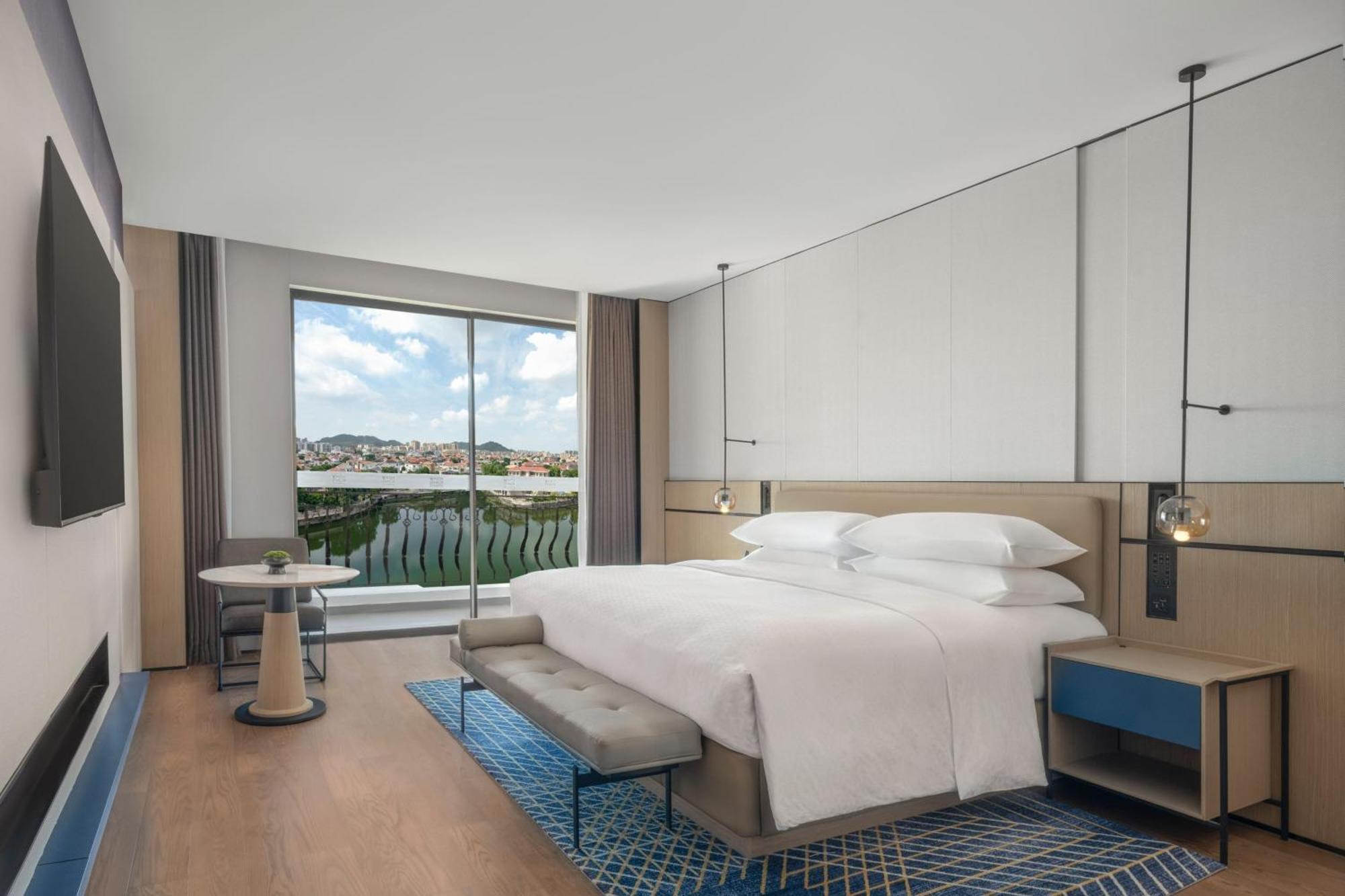 Four Points By Sheraton Yangjiang City Center Экстерьер фото