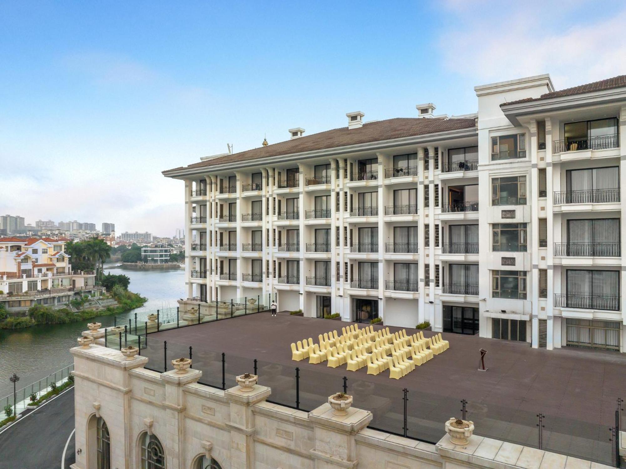 Four Points By Sheraton Yangjiang City Center Экстерьер фото