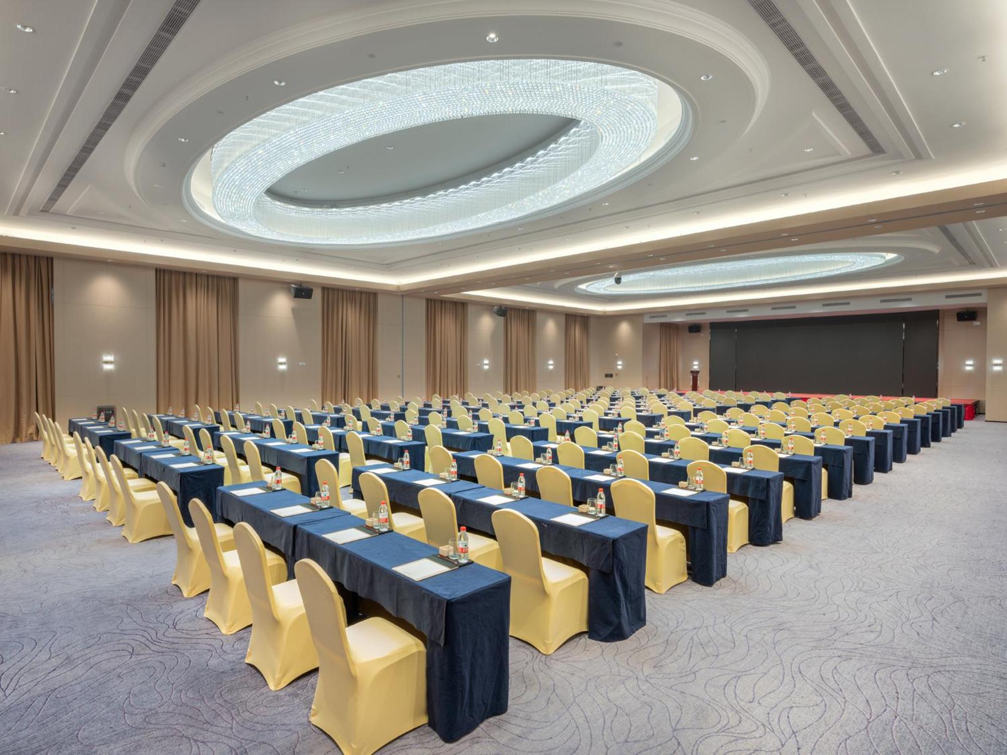 Four Points By Sheraton Yangjiang City Center Экстерьер фото