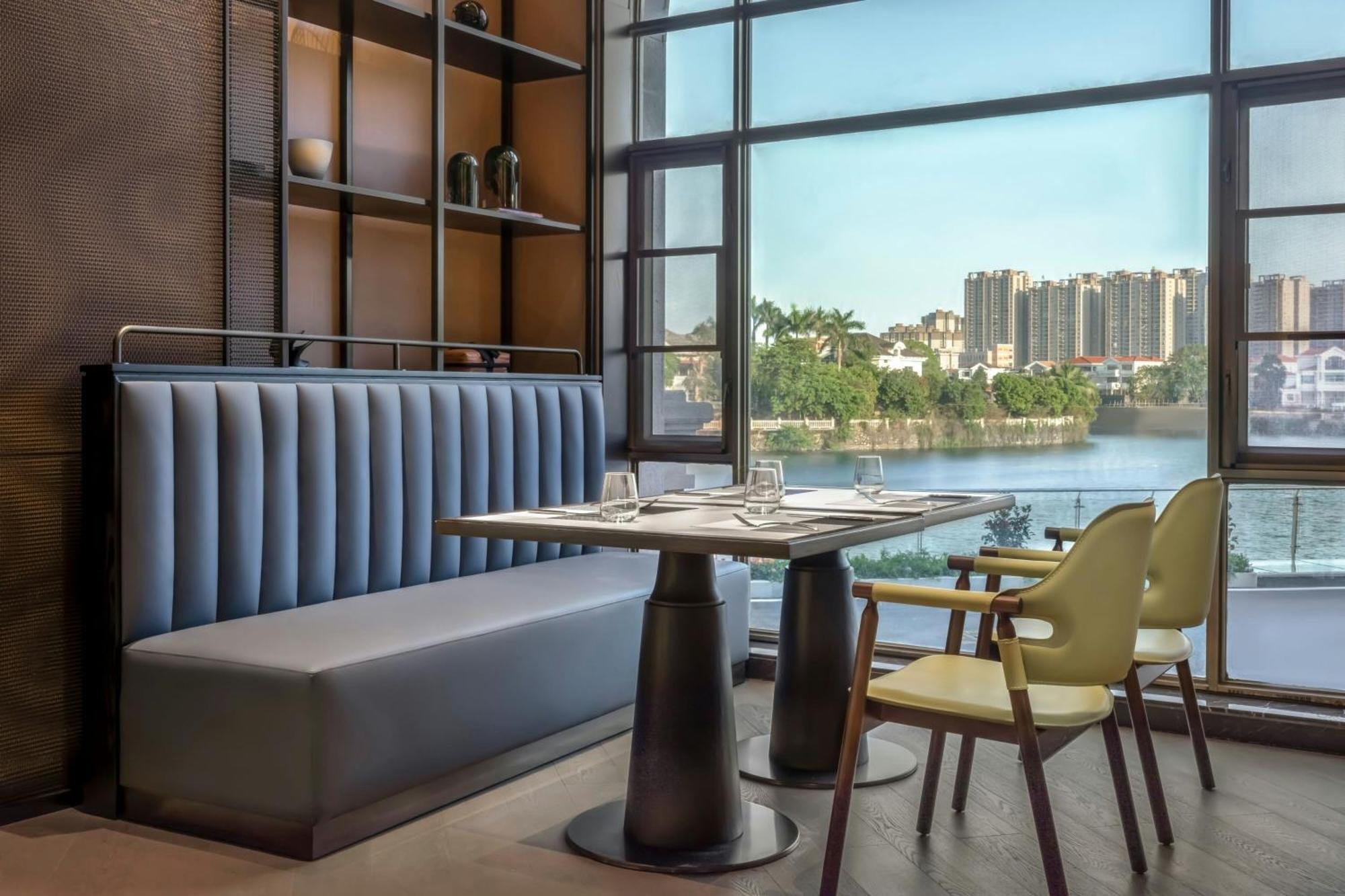 Four Points By Sheraton Yangjiang City Center Экстерьер фото